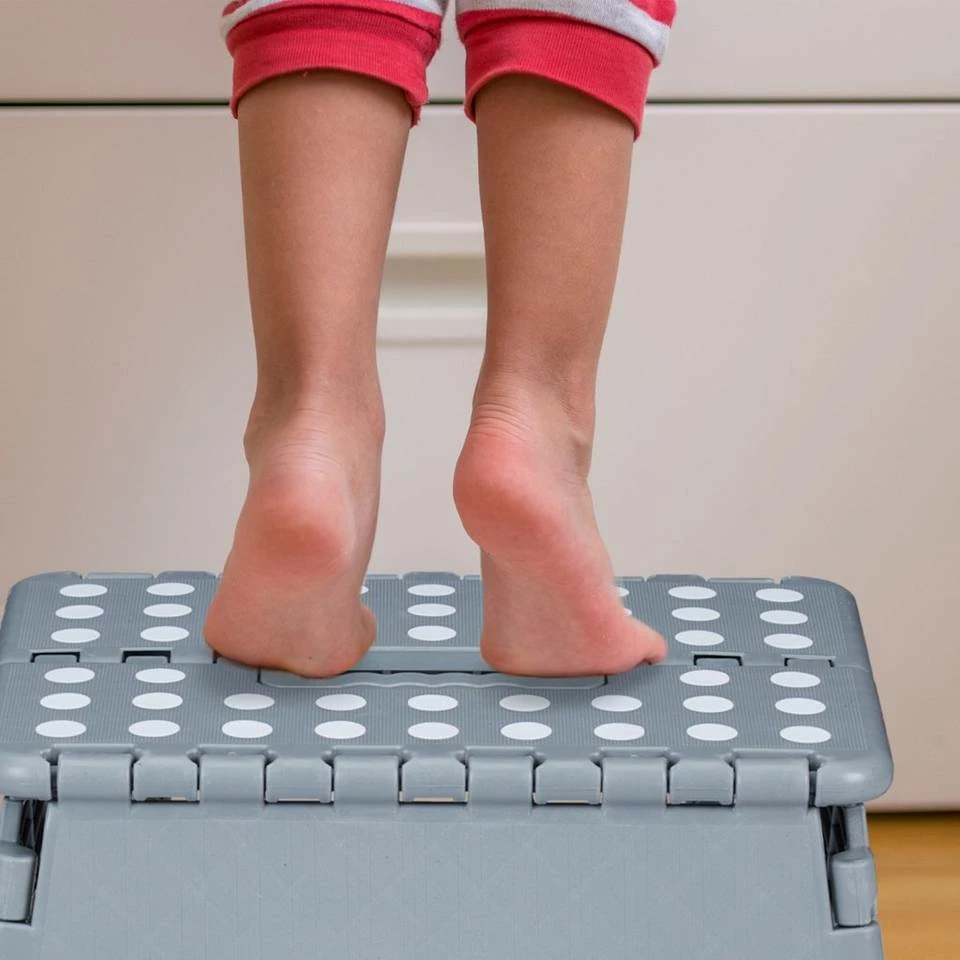 relaxdays Fußhocker »1 x Faltbarer Klapphocker M in Hellgrau« 3 relaxdays Fußhocker »1 x Faltbarer Klapphocker M in Hellgrau« – Bild 3