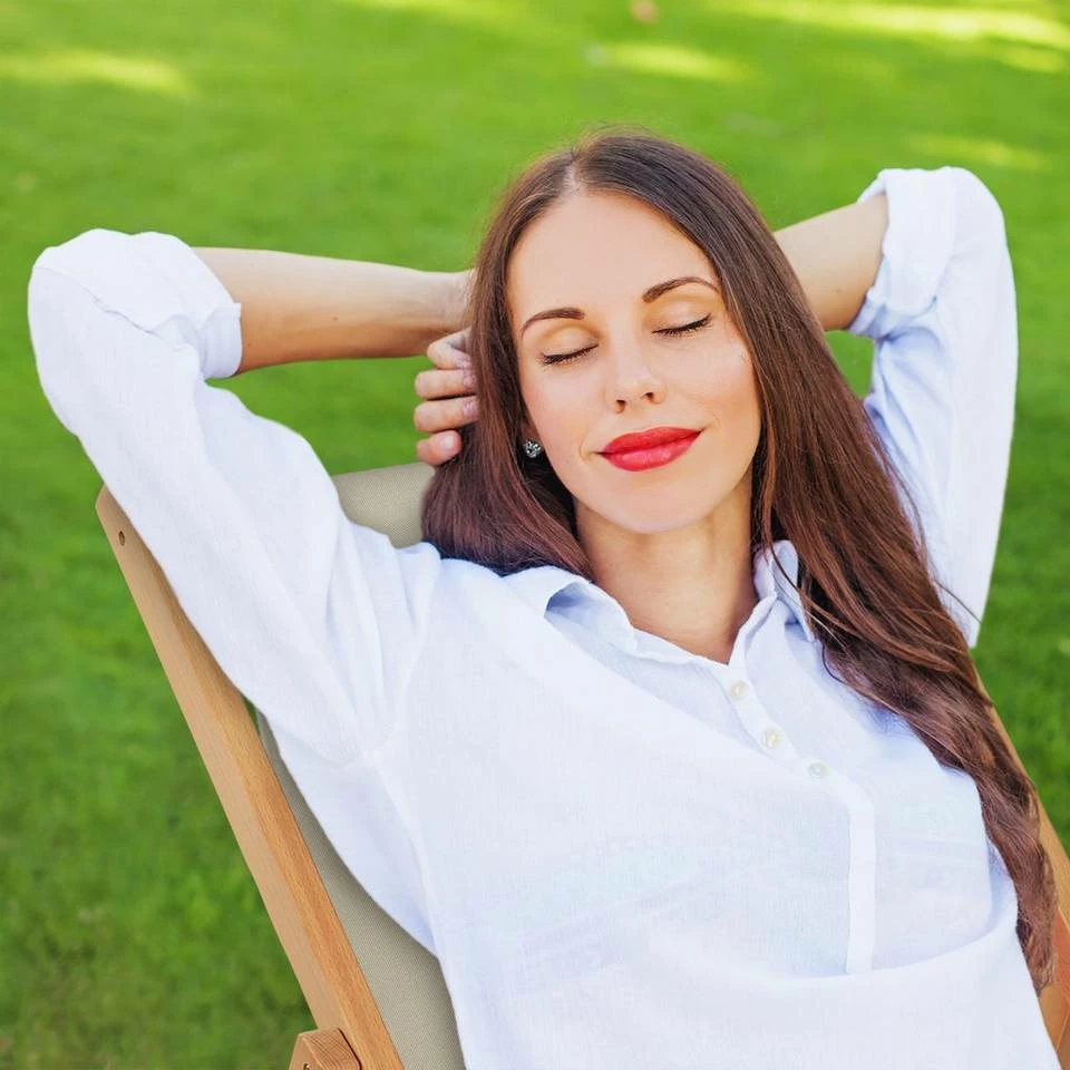 relaxdays Gartenliege »Beiger Liegestuhl aus Holz im 2er Set« 3 relaxdays Gartenliege »Beiger Liegestuhl aus Holz im 2er Set« – Bild 3